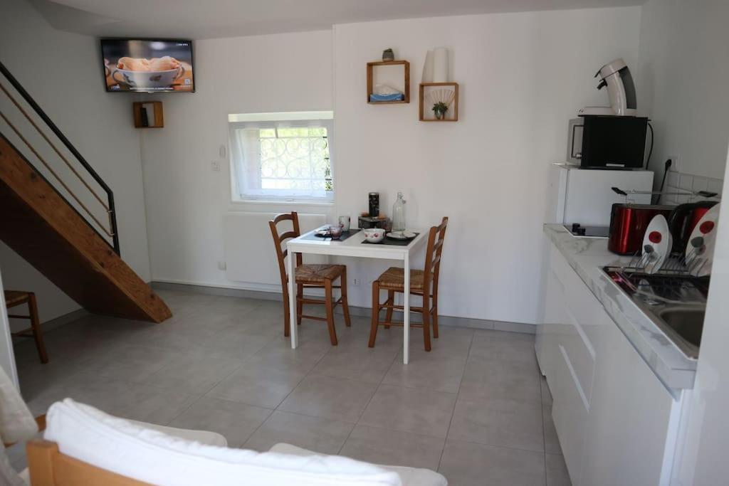 Petite Venise Du Gatinais - T2 Avec Jardin Villa Монтаржи Екстериор снимка